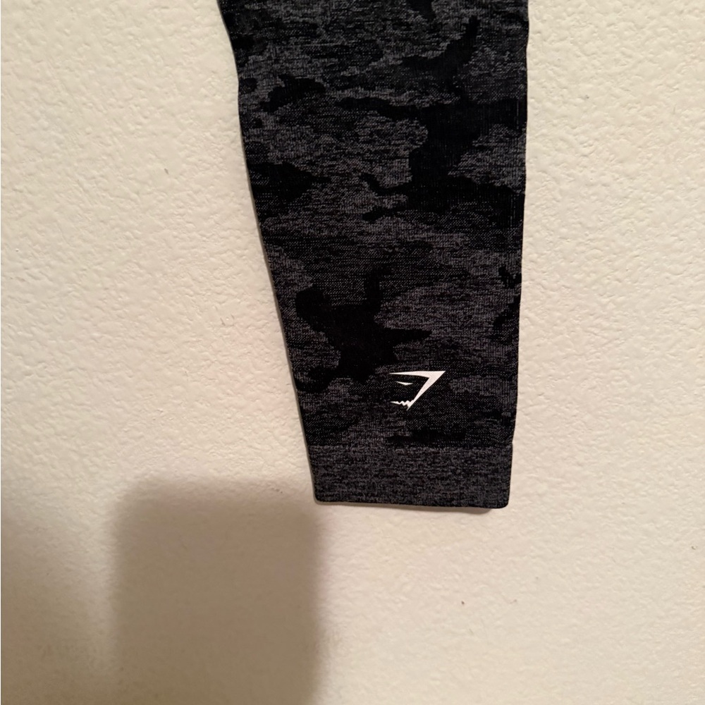 Gymshark womens Black Camo Leggings Set - Picture 5 of 6